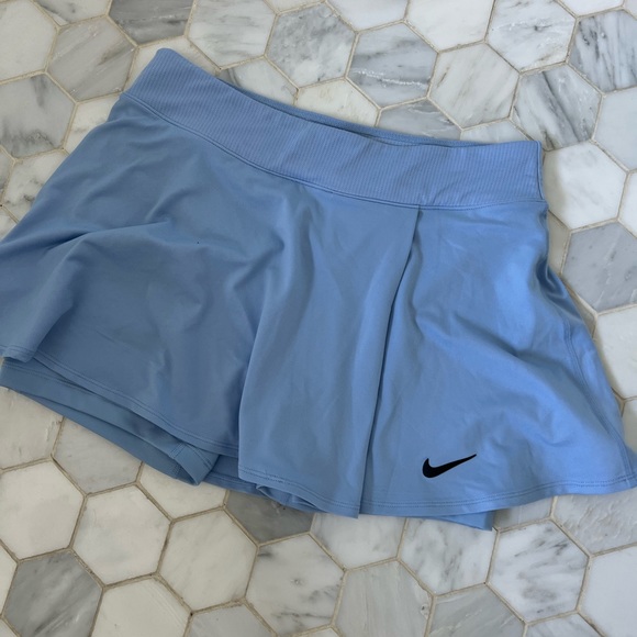 Nike flouncy tennis skirt